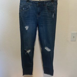 Ankle length distressed jeans